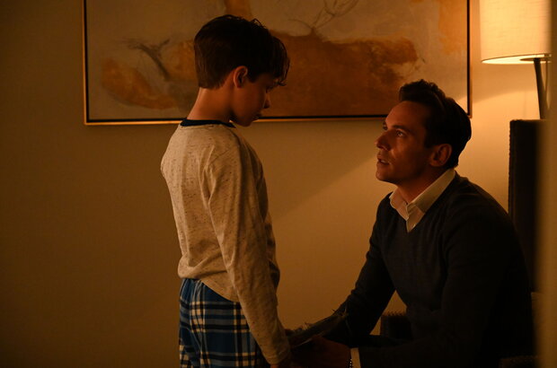 Hide and Seek (2021) - photo 5