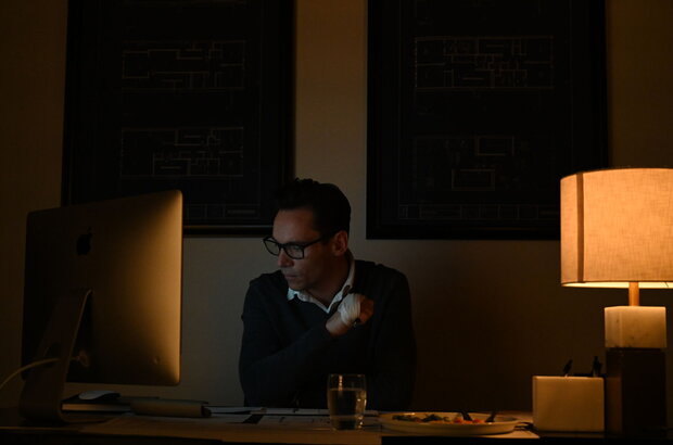 Hide and Seek (2021) - photo 2