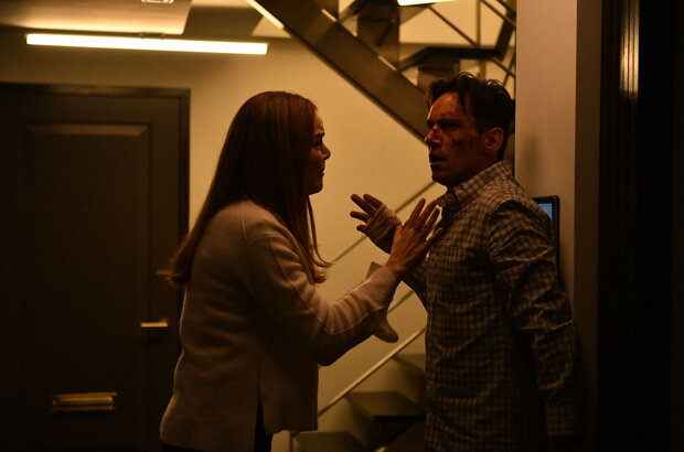 Hide and Seek (2021) - photo 16