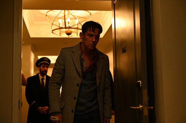 Hide and Seek (2021) - photo 1