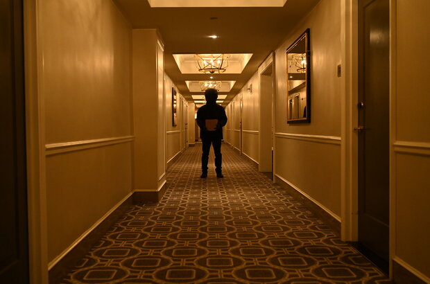 Hide and Seek (2021) - photo 6
