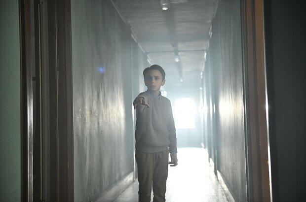 Hide and Seek (2021) - photo 12