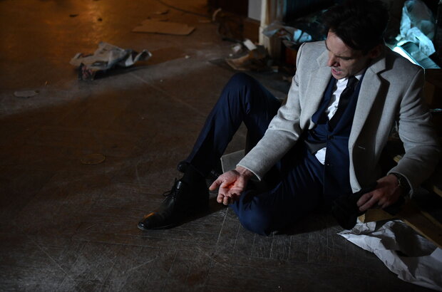 Hide and Seek (2021) - photo 11