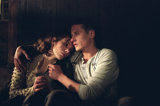 Twin Sisters (2002) - photo 4