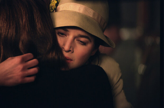 Twin Sisters (2002) - photo 9