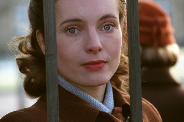 Twin Sisters (2002) - photo 8