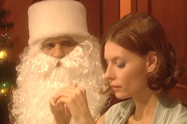 Open the Door, It's Santa Claus! (2007) - photo 15