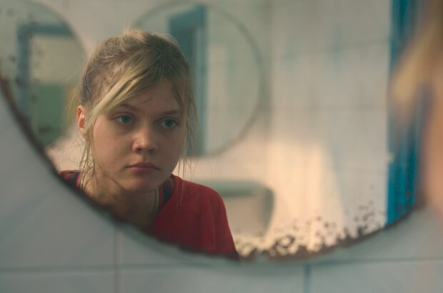 Six Weeks (2022) - photo 1