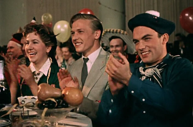 Carnival Night (1956) - photo 4