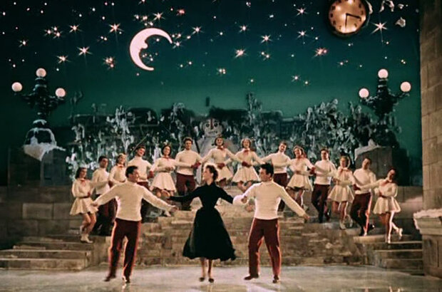 Carnival Night (1956) - photo 7