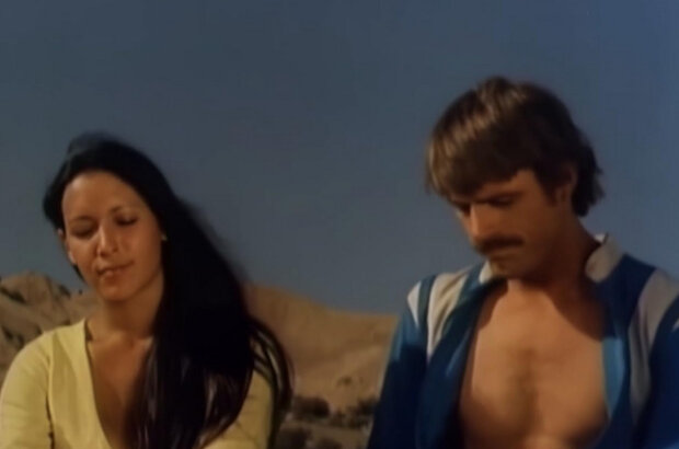 Planet of Dinosaurs (1977) - photo 1