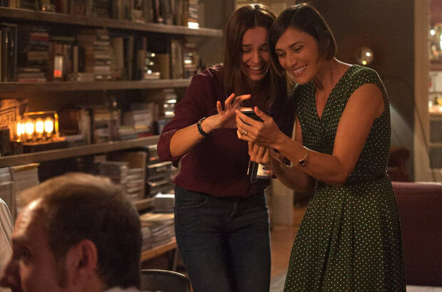 Perfect Strangers (2016) - photo 5