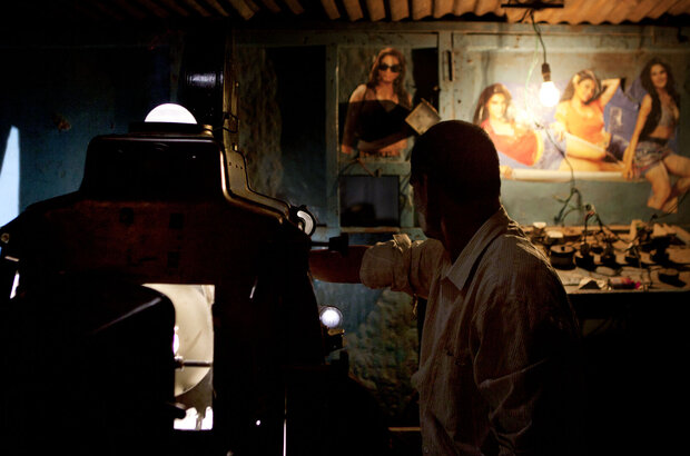 The Cinema Travellers (2016) - photo 3