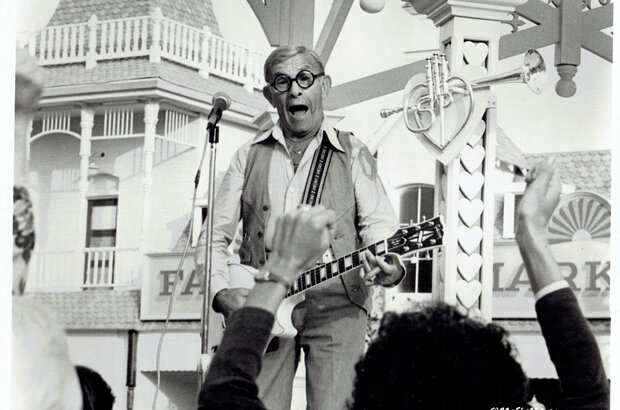 Sgt. Pepper's Lonely Hearts Club Band (1978) - photo 2
