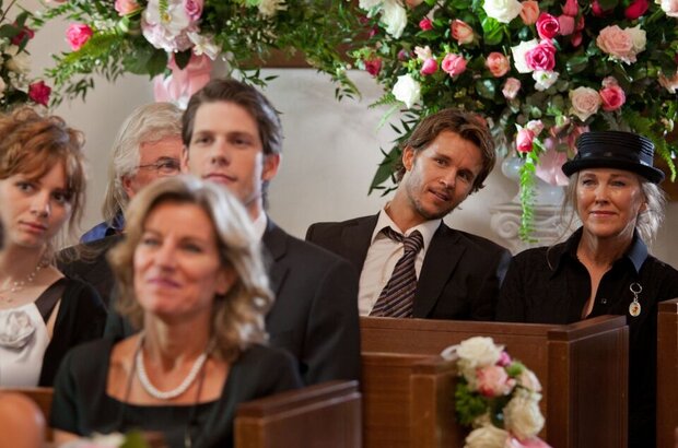 The Right Kind of Wrong (2013) - photo 3