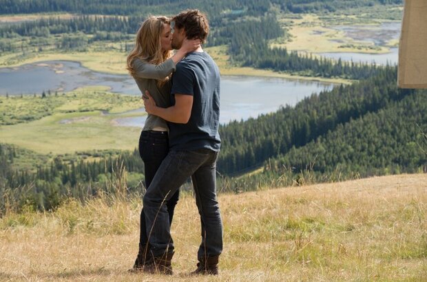 The Right Kind of Wrong (2013) - photo 8