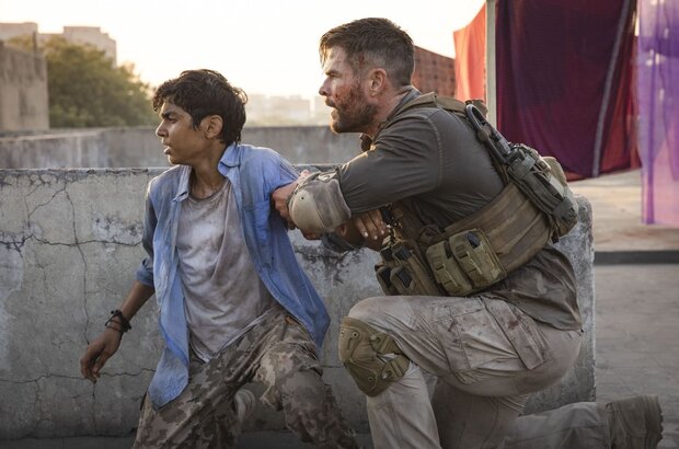 Extraction (2020) - photo 1