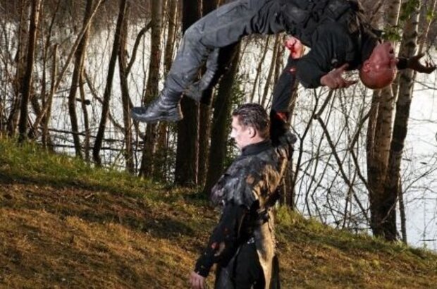 Dark World (2010) - photo 2