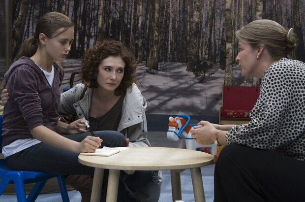 Intruders (2011) - photo 7