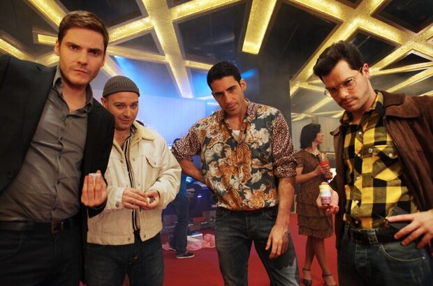 Winning Streak (2012) - photo 2