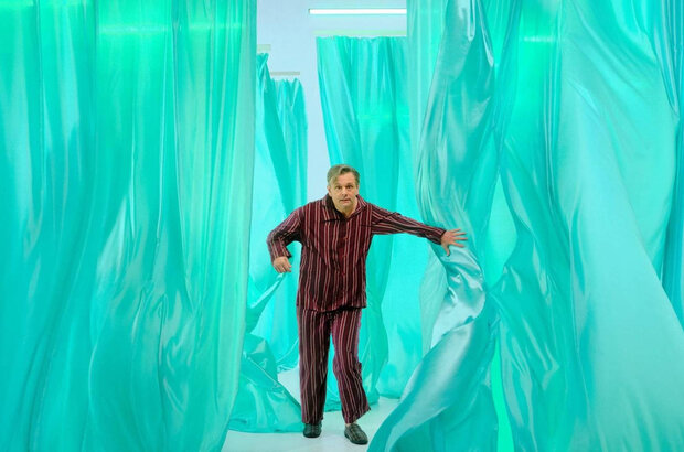 National Theatre Live: Nye (2024) - photo 1