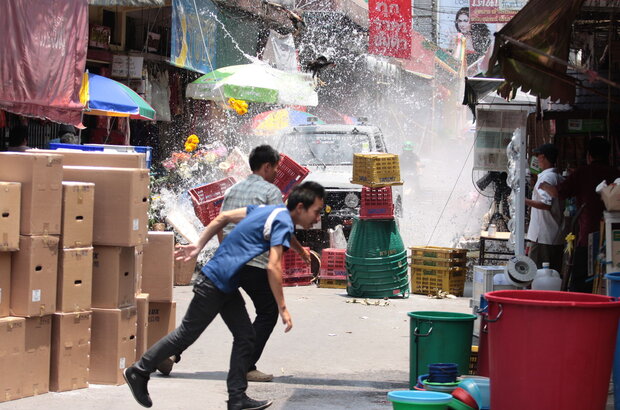 Lost in Thailand (2012) - photo 2
