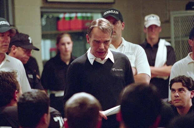 Friday Night Lights (2004) - photo 2