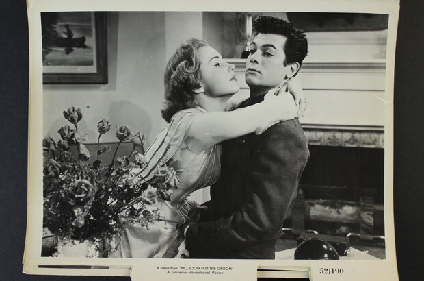 No Room for the Groom (1952) - photo 3