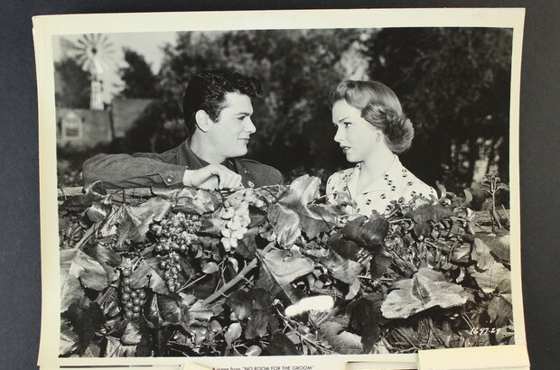 No Room for the Groom (1952) - photo 2