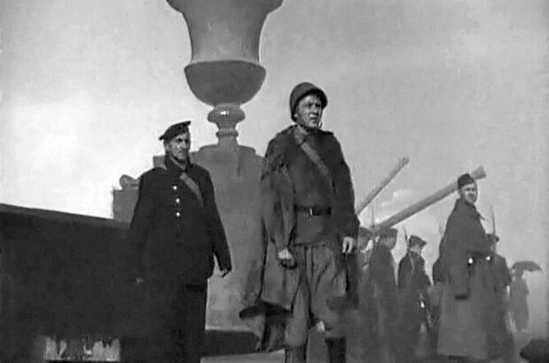 Two Soldiers (1943) - photo 4