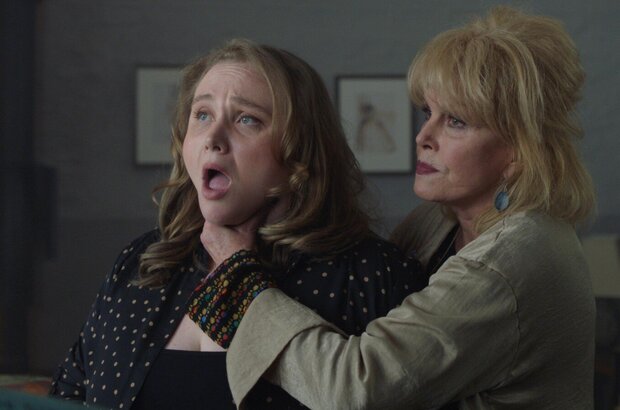 Falling for Figaro (2020) - photo 1