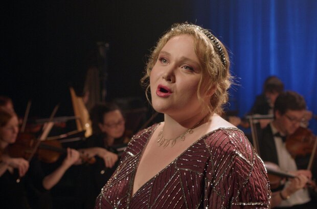 Falling for Figaro (2020) - photo 3