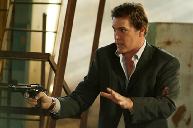 Hero Wanted (2008) - photo 3