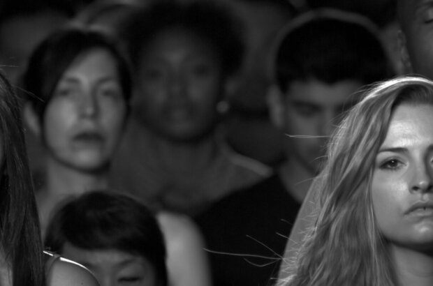 Visitors (2013) - photo 4