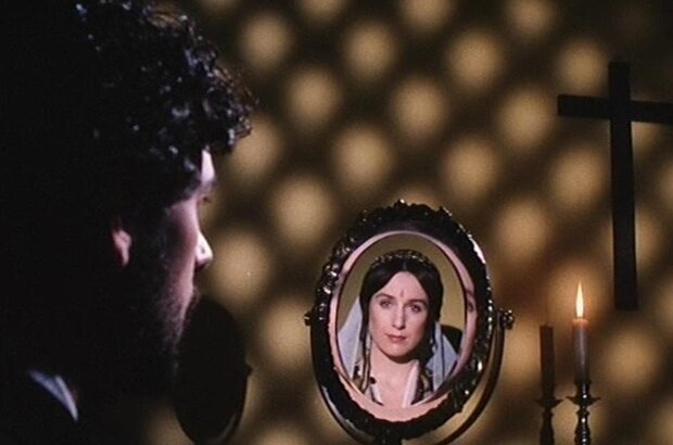 Love Torn in a Dream (2000) - photo 4