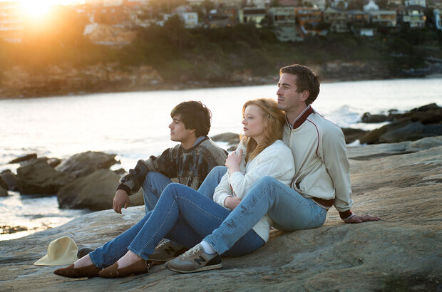 Holding the Man (2015) - photo 2