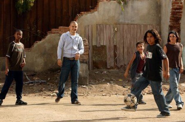 Goal II: Living the Dream (2007) - photo 5