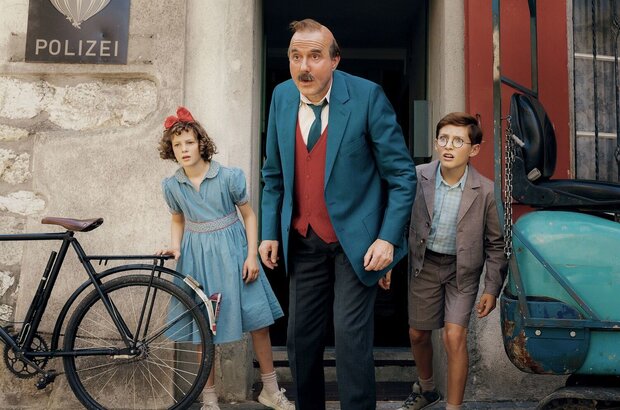 Mr. Moll and the Chocolate Factory (2017) - photo 2