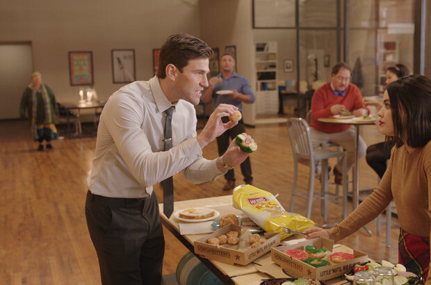 The Hating Game (2021) - photo 9