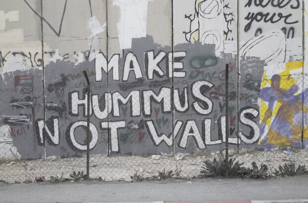 The Man Who Stole Banksy (2018) - photo 5