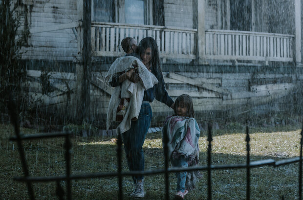 Shut In (2022) - photo 5