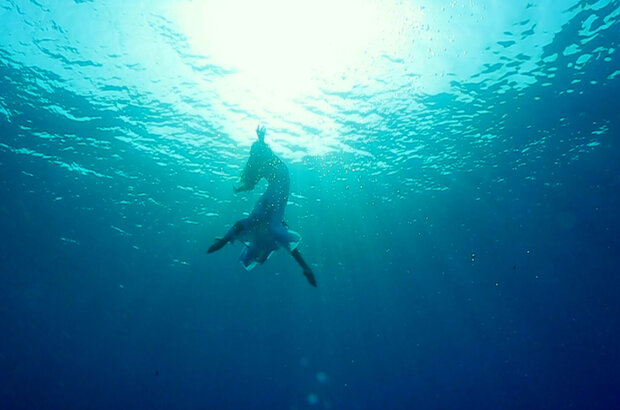 She Is the Ocean (2020) - photo 30