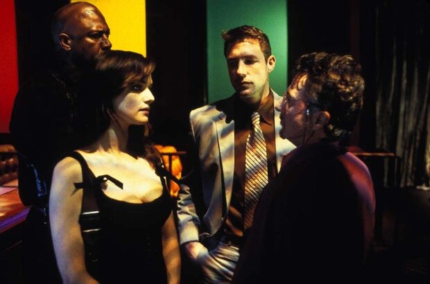 Confidence (2003) - photo 6