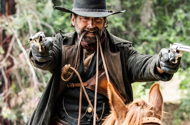 Badland (2019) - photo 3