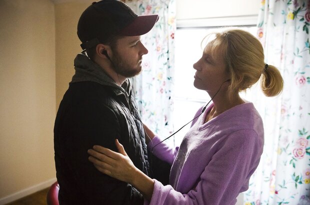 Glassland (2014) - photo 4