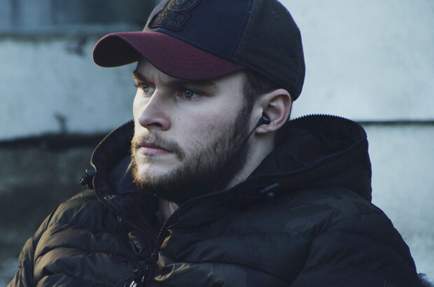 Glassland (2014) - photo 1