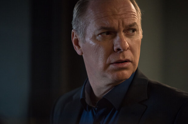 The Whistlers (2019) - photo 11