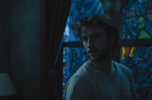 Room 203 (2022) - photo 36
