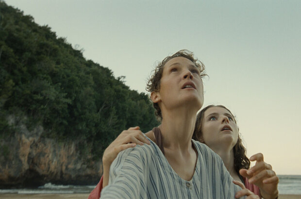 Old (2021) - photo 2