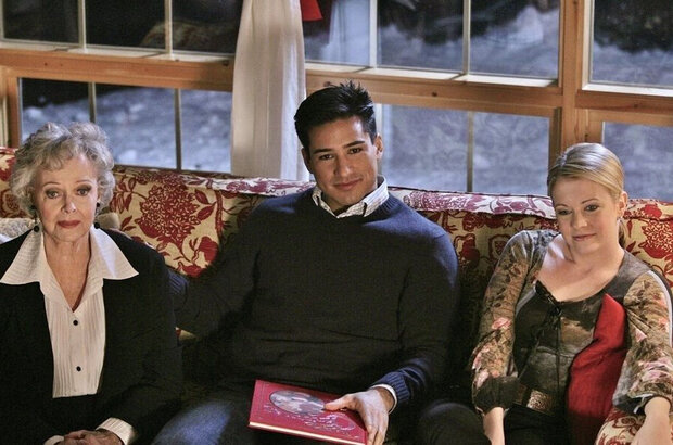 Holiday in Handcuffs (2007) - photo 4